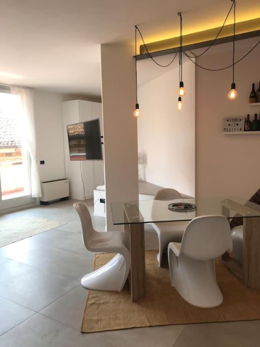 Loft Teatro Politeama - Intero Appartamento In Centro Storico Con Vista Кремона Екстериор снимка