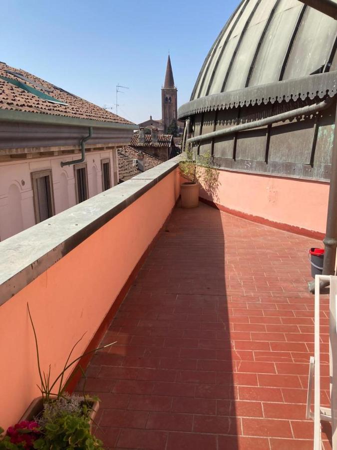 Loft Teatro Politeama - Intero Appartamento In Centro Storico Con Vista Кремона Екстериор снимка
